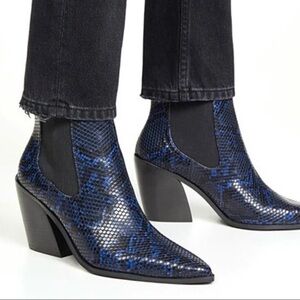 New Steven by Steve Madden Blue Snake Embossed Gail Ankle Boots Booties Size 10